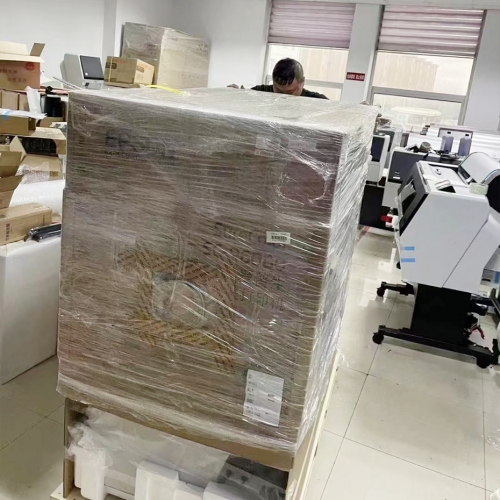 加班打包發(fā)貨河北菲林打印機一臺