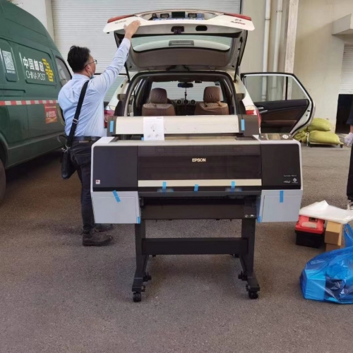 上市集團公司，購買菲林打印機一臺